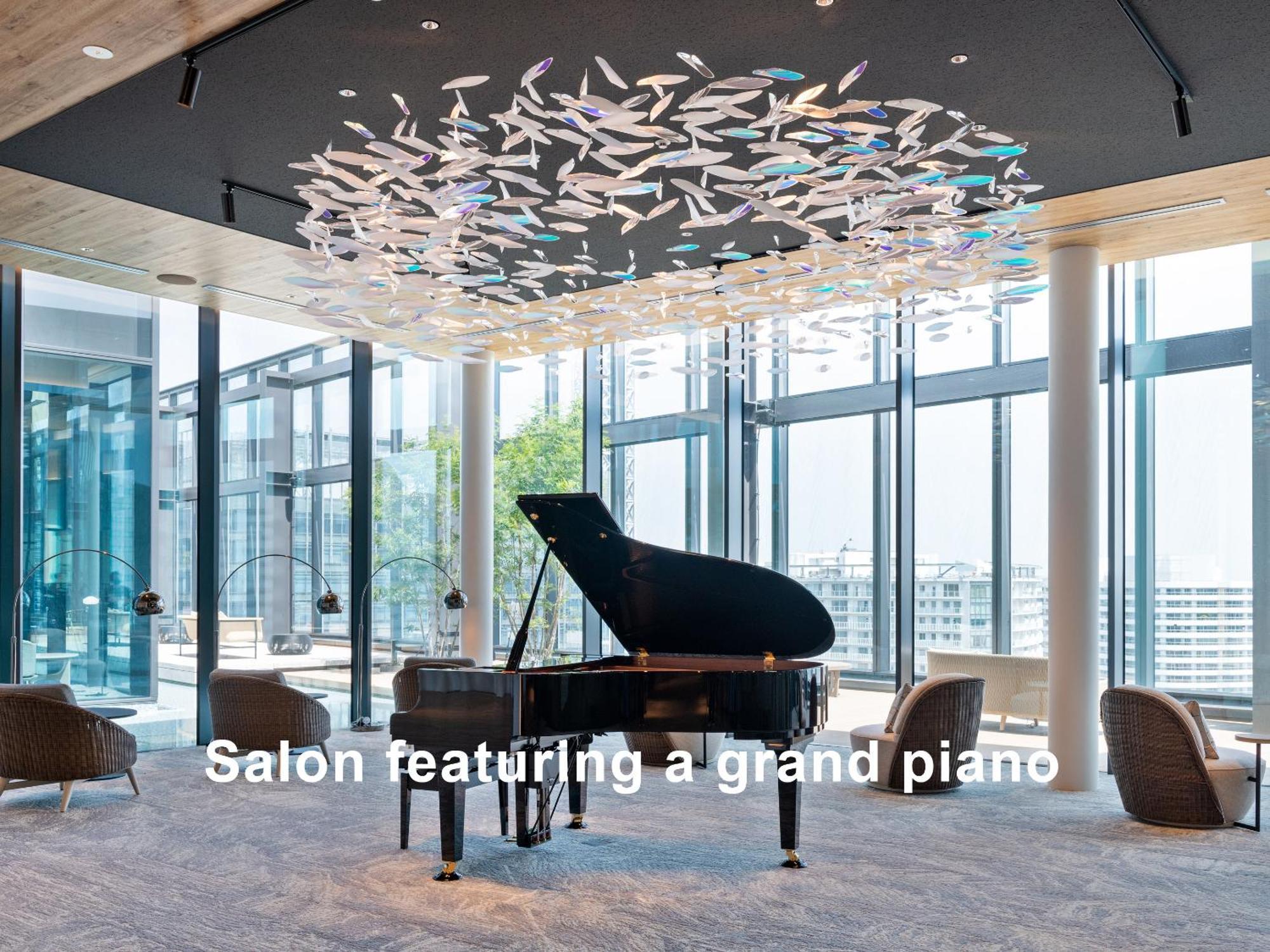 Mitsui Garden Hotel Yokohama Minatomirai Premier Exteriér fotografie Salon featuring a grand piano